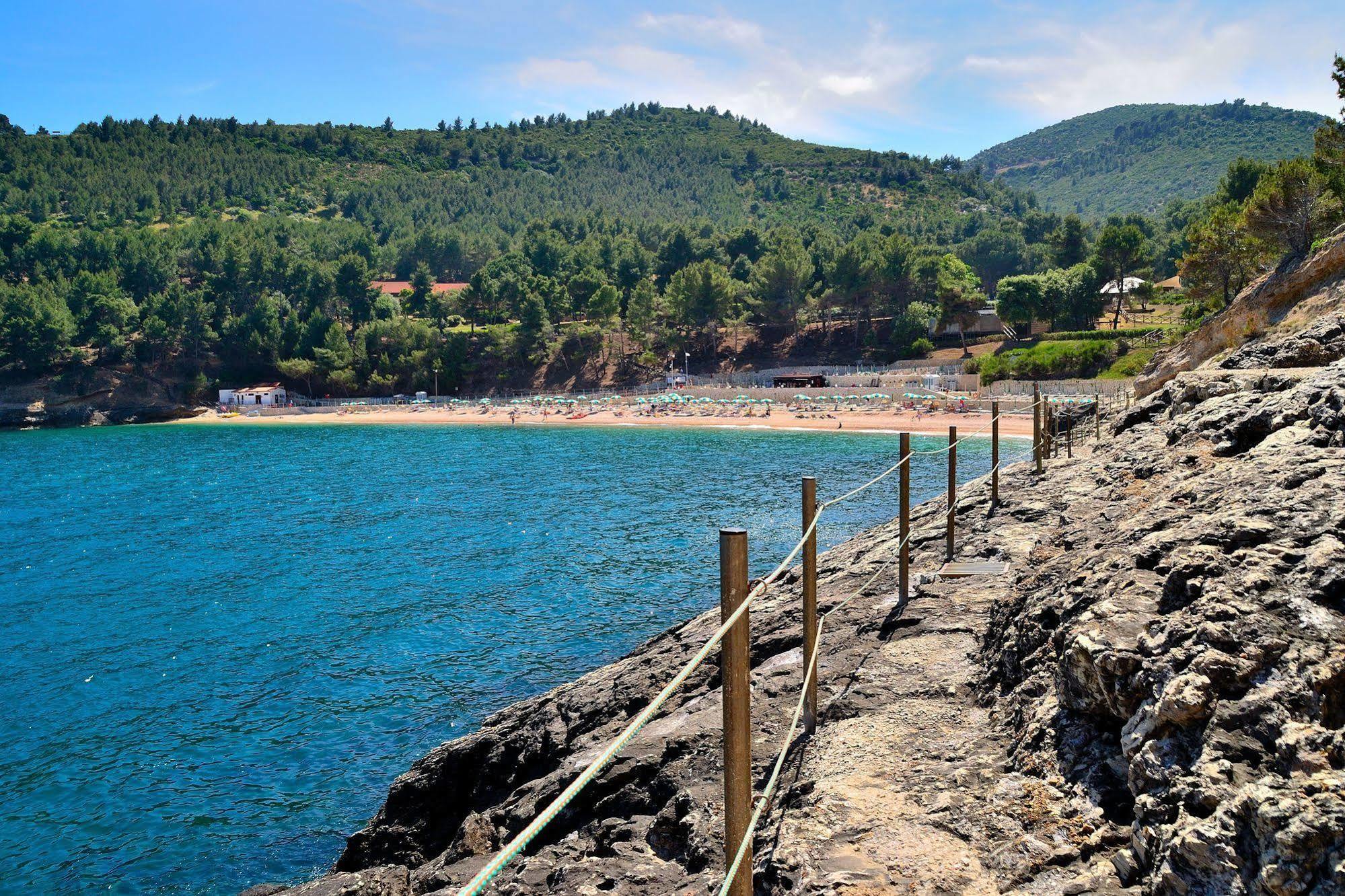 Pugnochiuso Resort - Hotel Del Faro Екстериор снимка